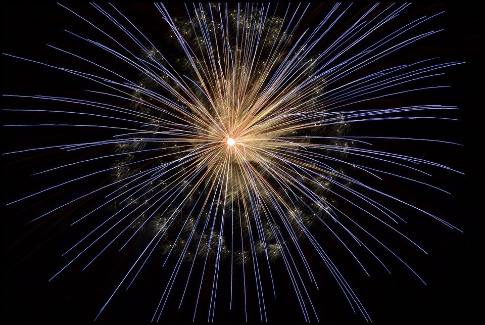 nézhetik a tűzijátékot a mozgáskorlátozottak - Gyöngyösi Oktatásért és Kultúráért Alapítvány